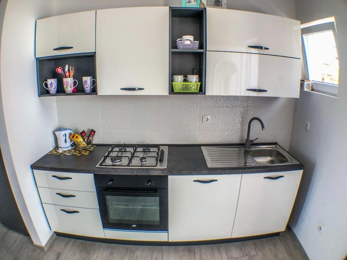 Apartments By The Sea Gradac, Makarska - 13181 Gradac  Esterno foto
